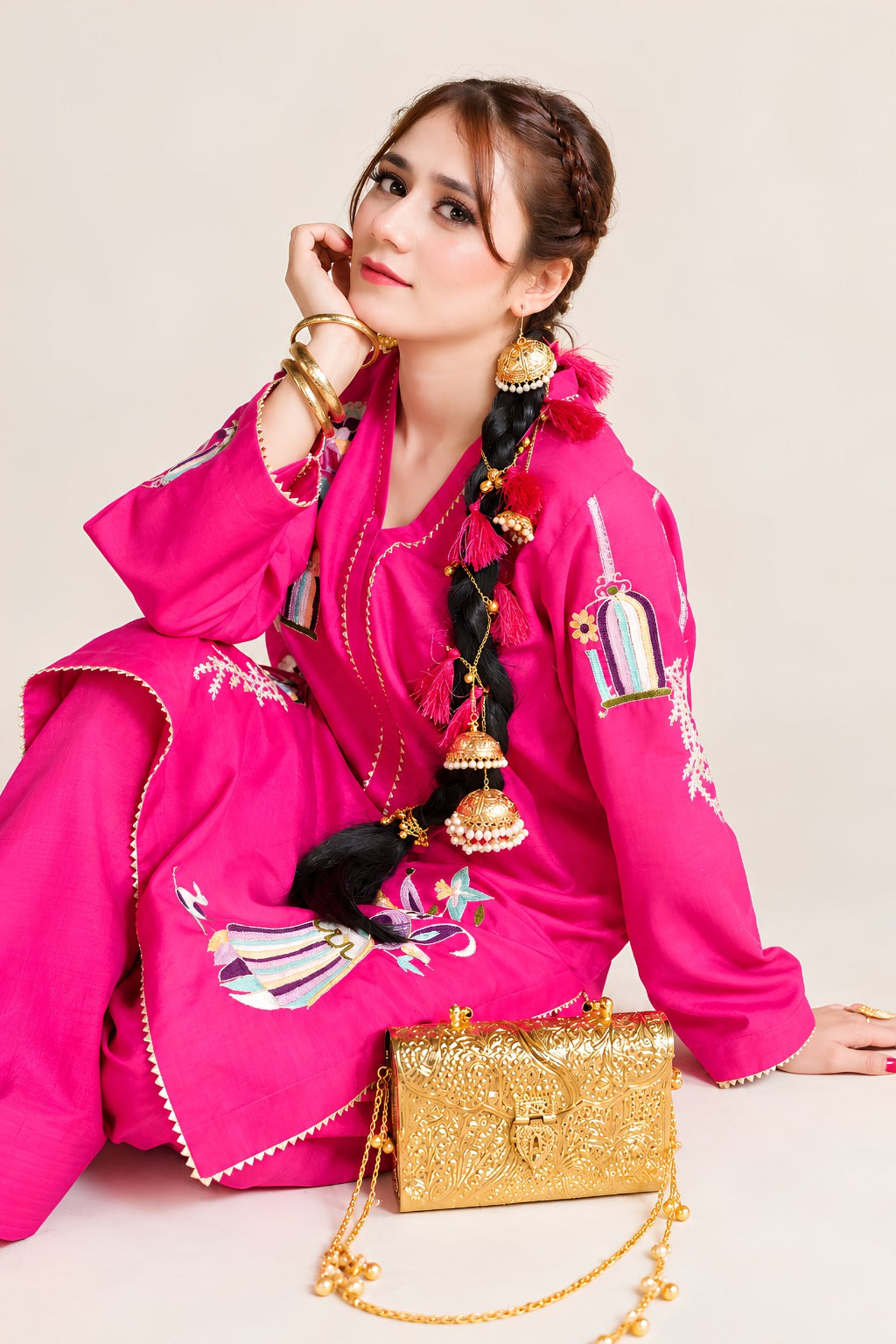 Phool Parandi Tassels Bag