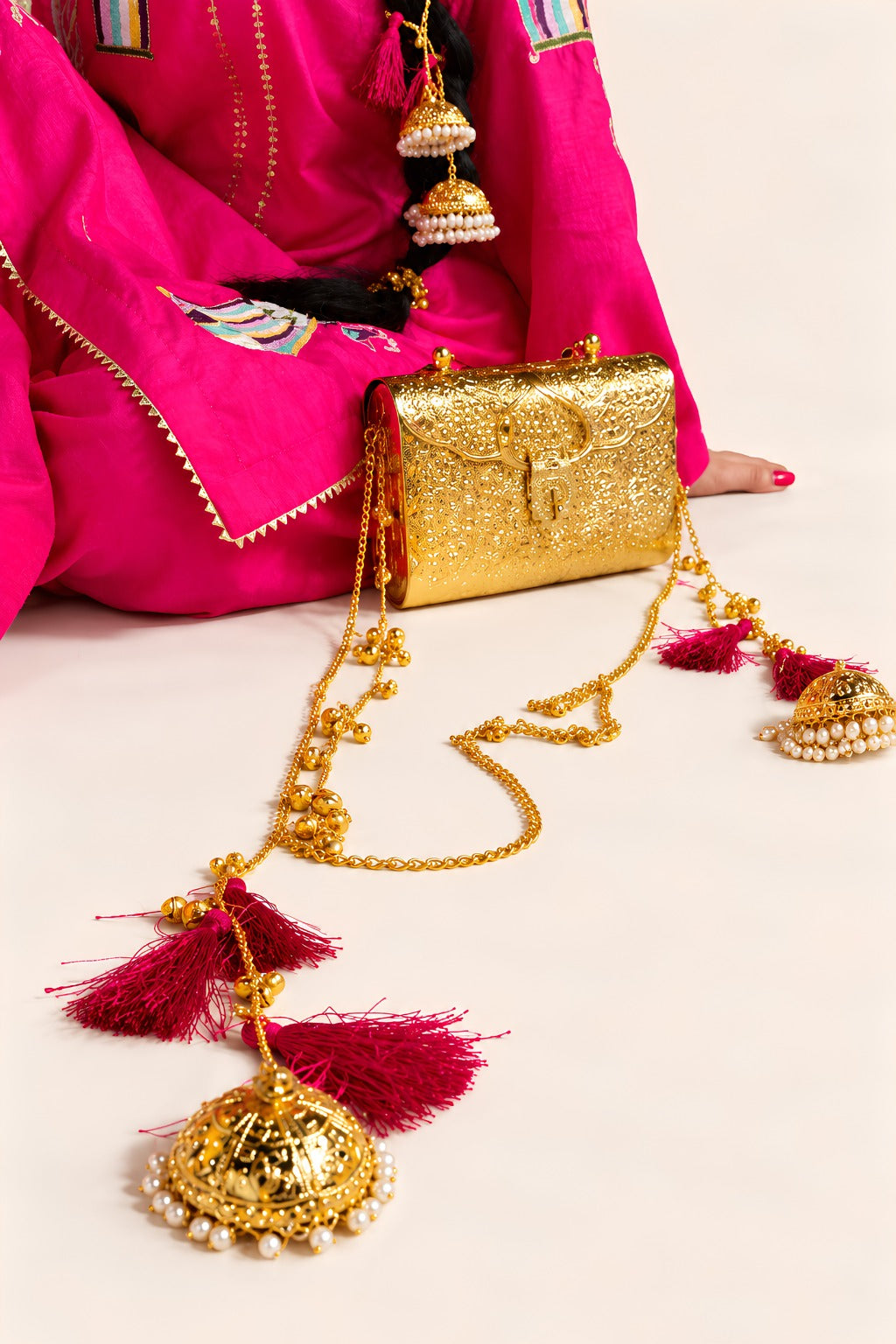 Phool Parandi Tassels Bag