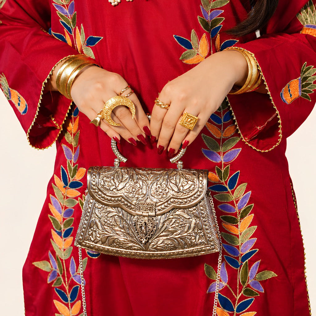 Indian Thappa Silver Clutch